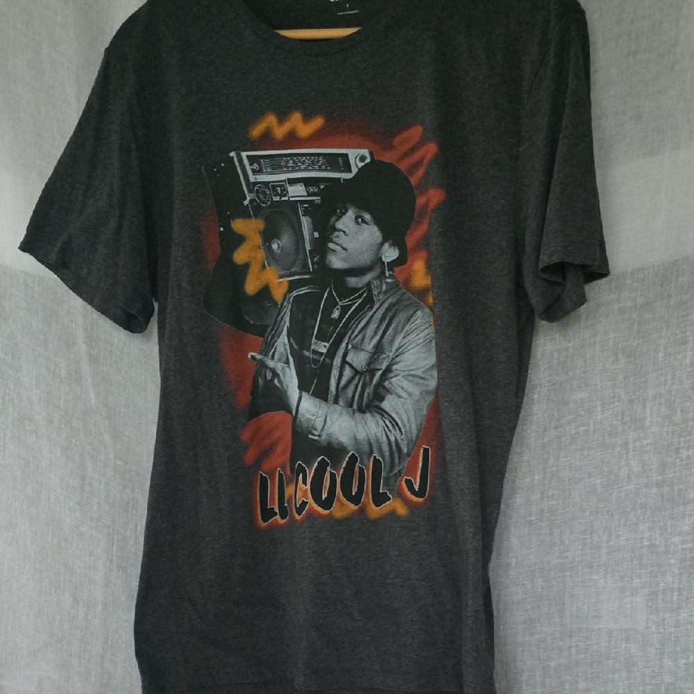 Old Navy Charcoal Graphic Tee Size Large